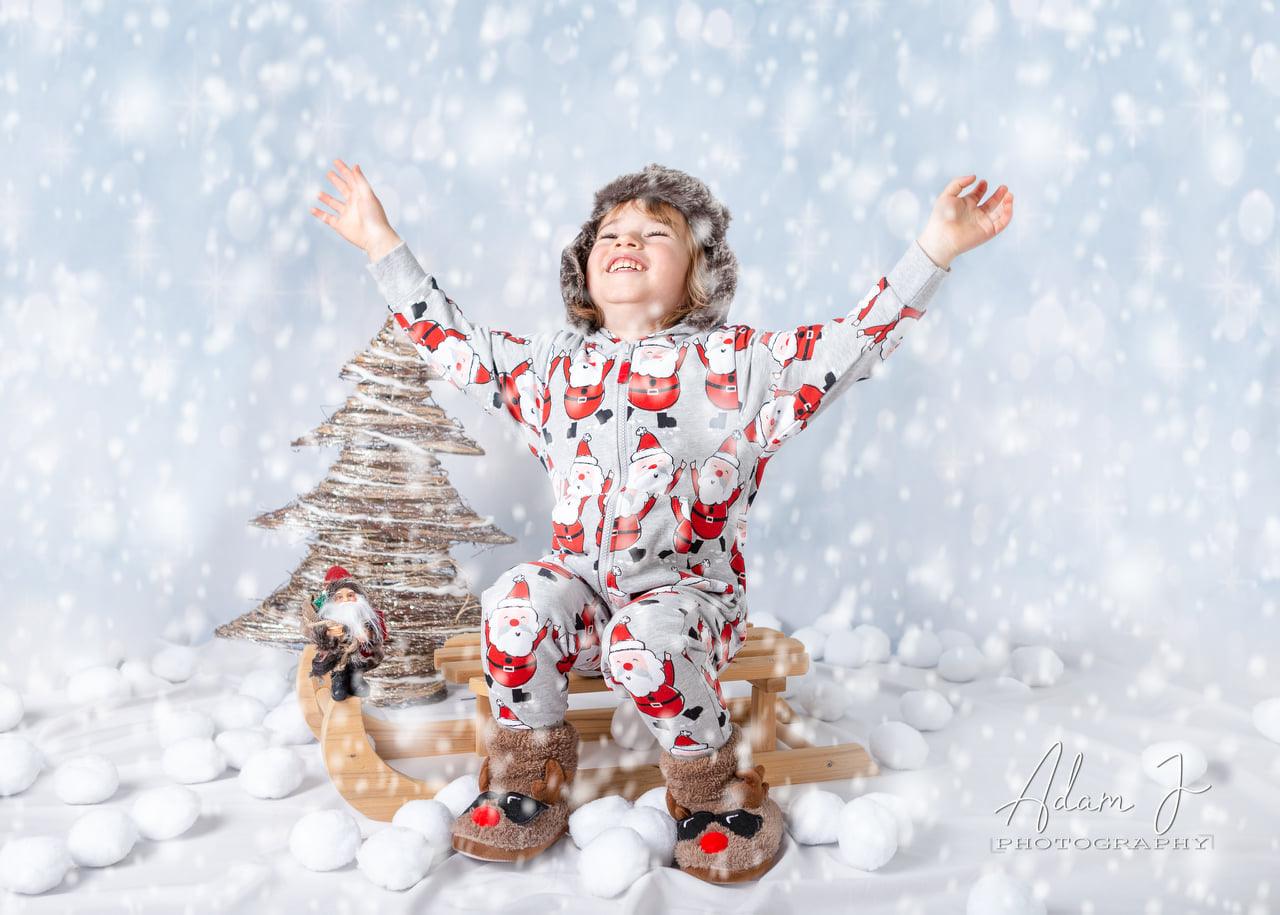 White Snow Sparkles Bokeh In Sunshine For Holiday Photo Backdrop